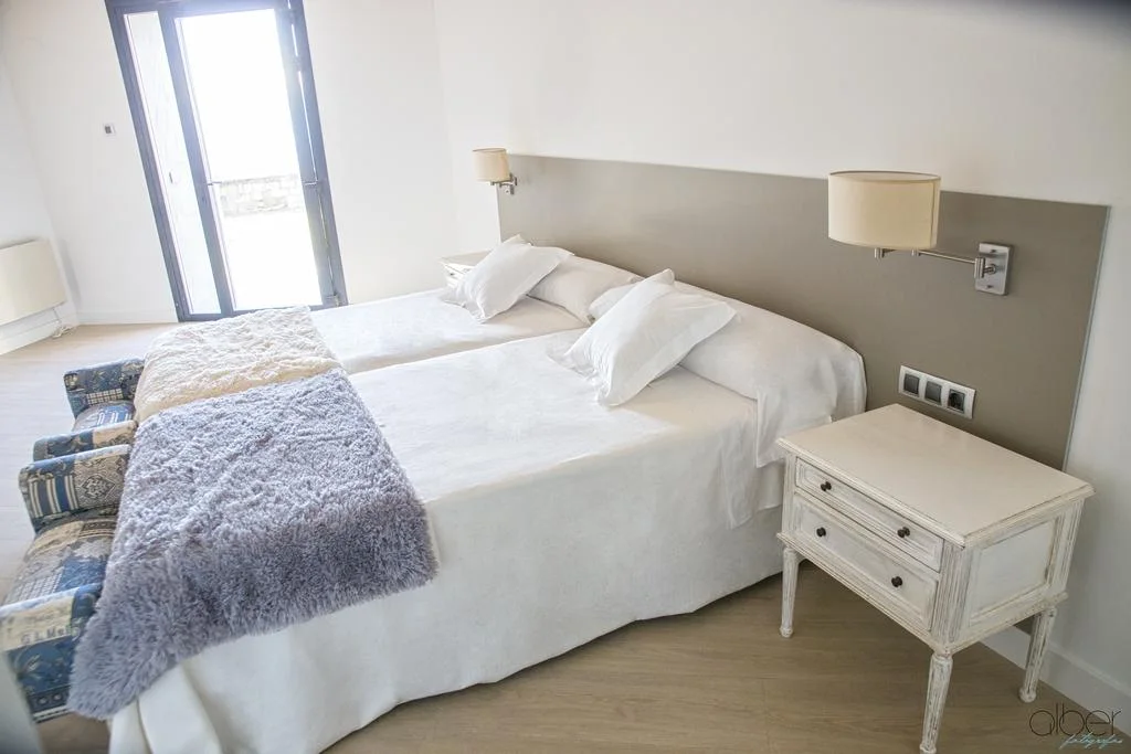 Habitación adaptada con dos camas