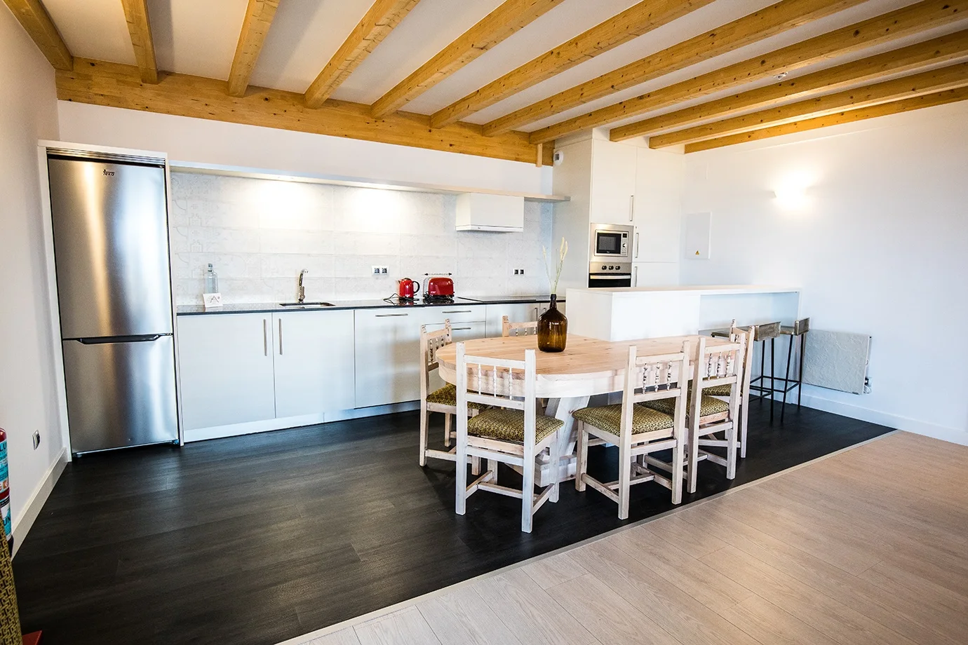 Cocina y comedor de la suite familiar
